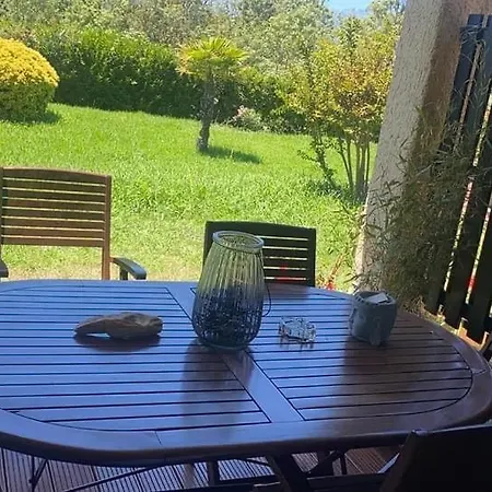 Apartment Les Pieds Dans L Eau De Betty 50 M *