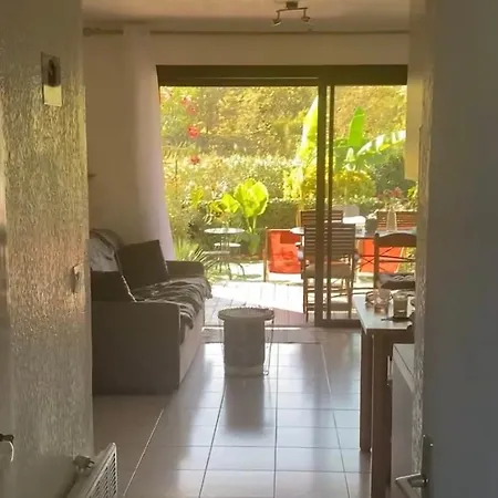 Apartment Les Pieds Dans L Eau De Betty 50 M