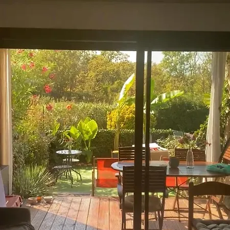 Les Pieds Dans L Eau De Betty 50 M * Ghisonaccia