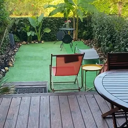 Les Pieds Dans L Eau De Betty 50 M Ghisonaccia