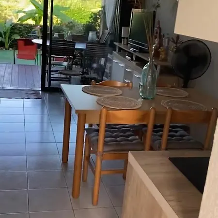 Les Pieds Dans L Eau De Betty 50 M