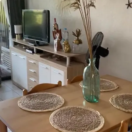 Les Pieds Dans L Eau De Betty 50 M Lägenhet *