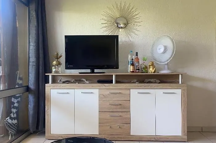 Les Pieds Dans L Eau De Betty 50 M