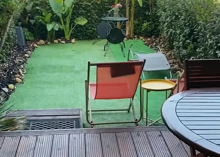 Les Pieds Dans L Eau De Betty 50 M Ghisonaccia