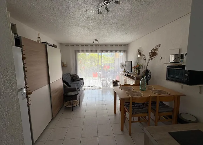 Apartment Les Pieds Dans L Eau De Betty 50 M Ghisonaccia